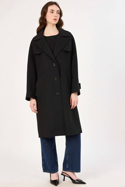 Geniş yakalı kaban