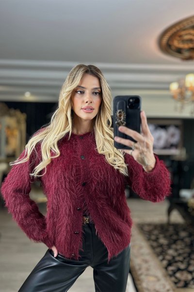 DÜĞME DETAYLI BİSİKLET YAKA HIRKA