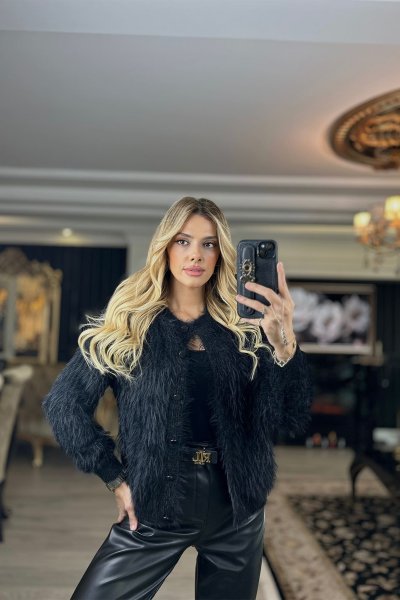 DÜĞME DETAYLI BİSİKLET YAKA HIRKA