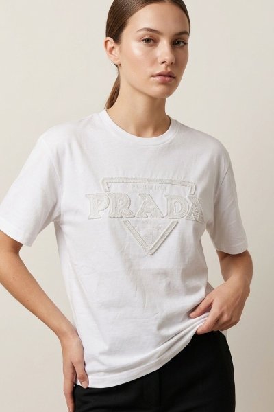 Kabartmalı Logo Detaylı Basic T-Shirt