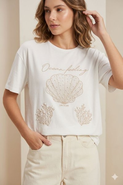 Deniz Kabuğu Baskılı Taş Detaylı T-Shirt