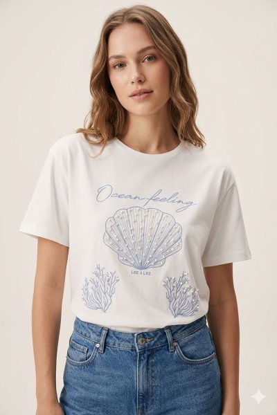 Deniz Kabuğu Baskılı Taş Detaylı T-Shirt